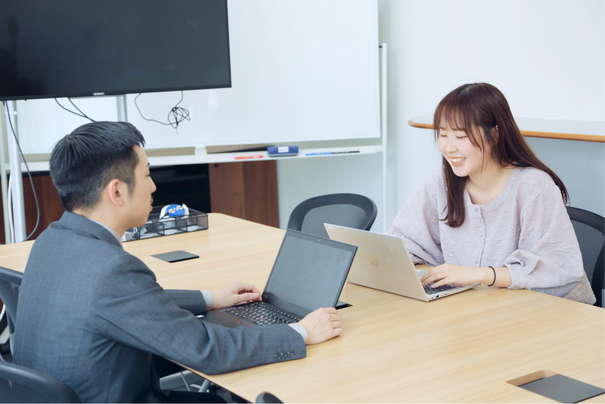 販促コンセプトを考え、提案書に起こし、企画を提案を行っていきます。